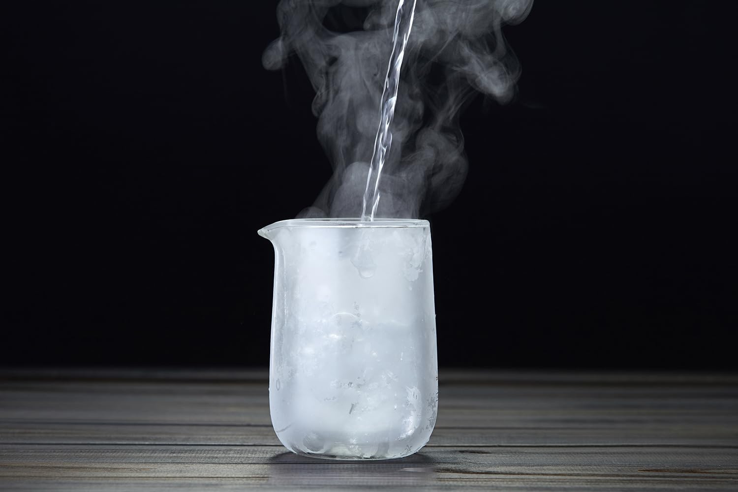 Double-Walled Heat-Resistant Glass Coffee Server – 300ml Insulated Carafe