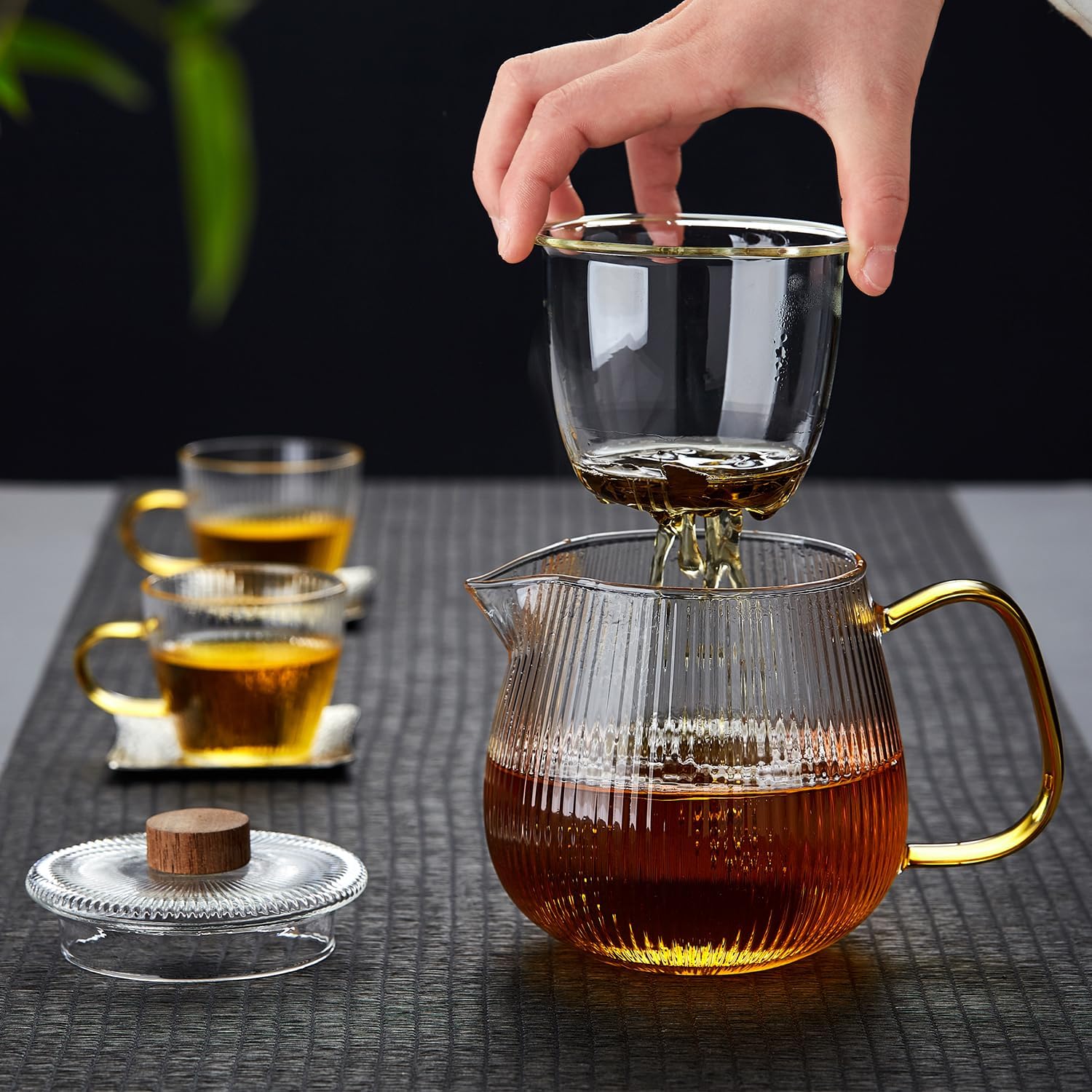 Pocarati Melon Glass Teapot 570ml – Heat-Resistant, Microwave Safe with Strainer &amp; Wooden Knob