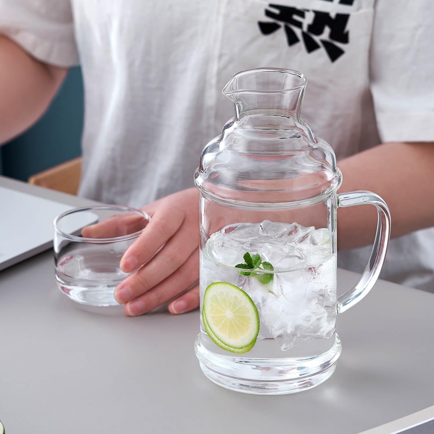 Pocalotea Heat-Resistant Glass Pitcher – 1100ml Water Carafe with Lid