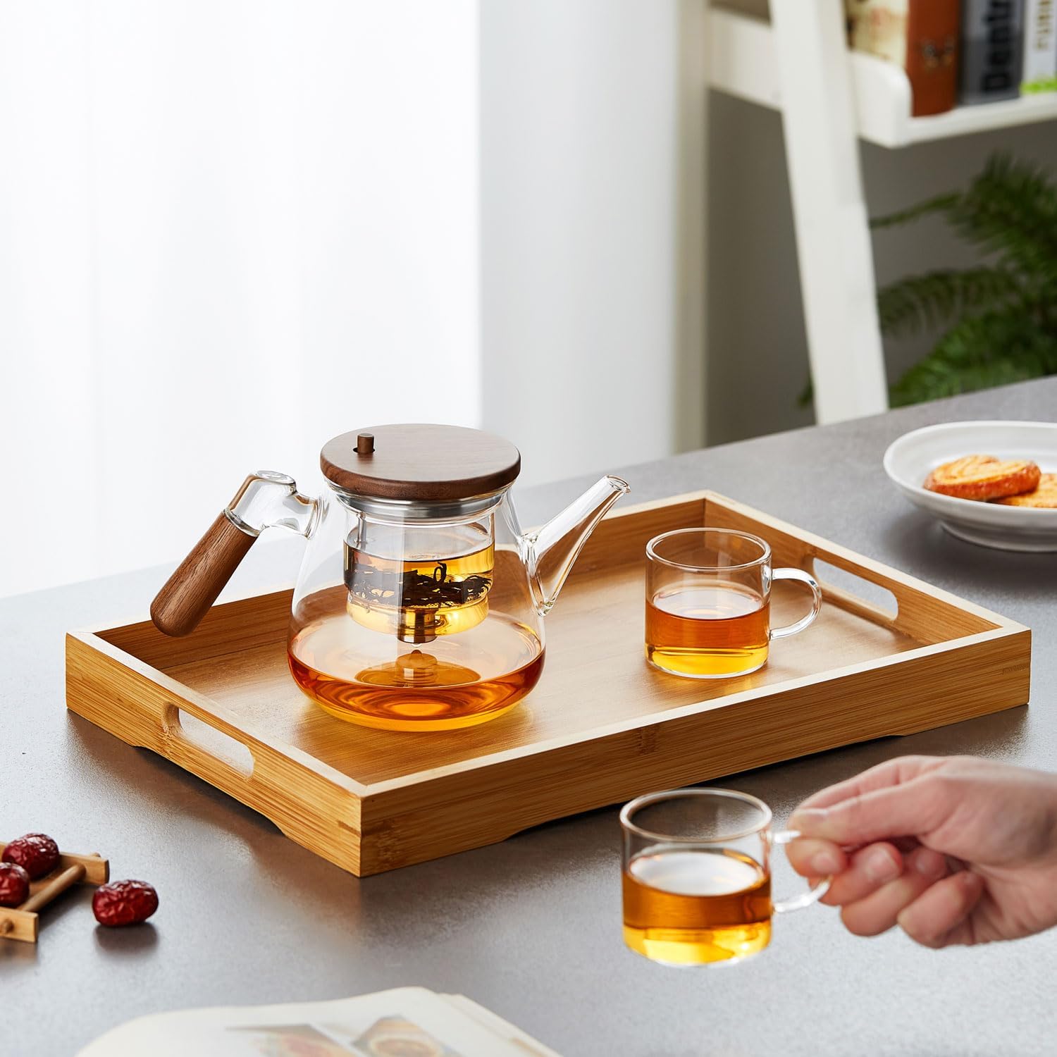 Heat-Resistant Glass Teapot 870ml – Transparent Design with Extruded Tea Strainer, Easy Brew