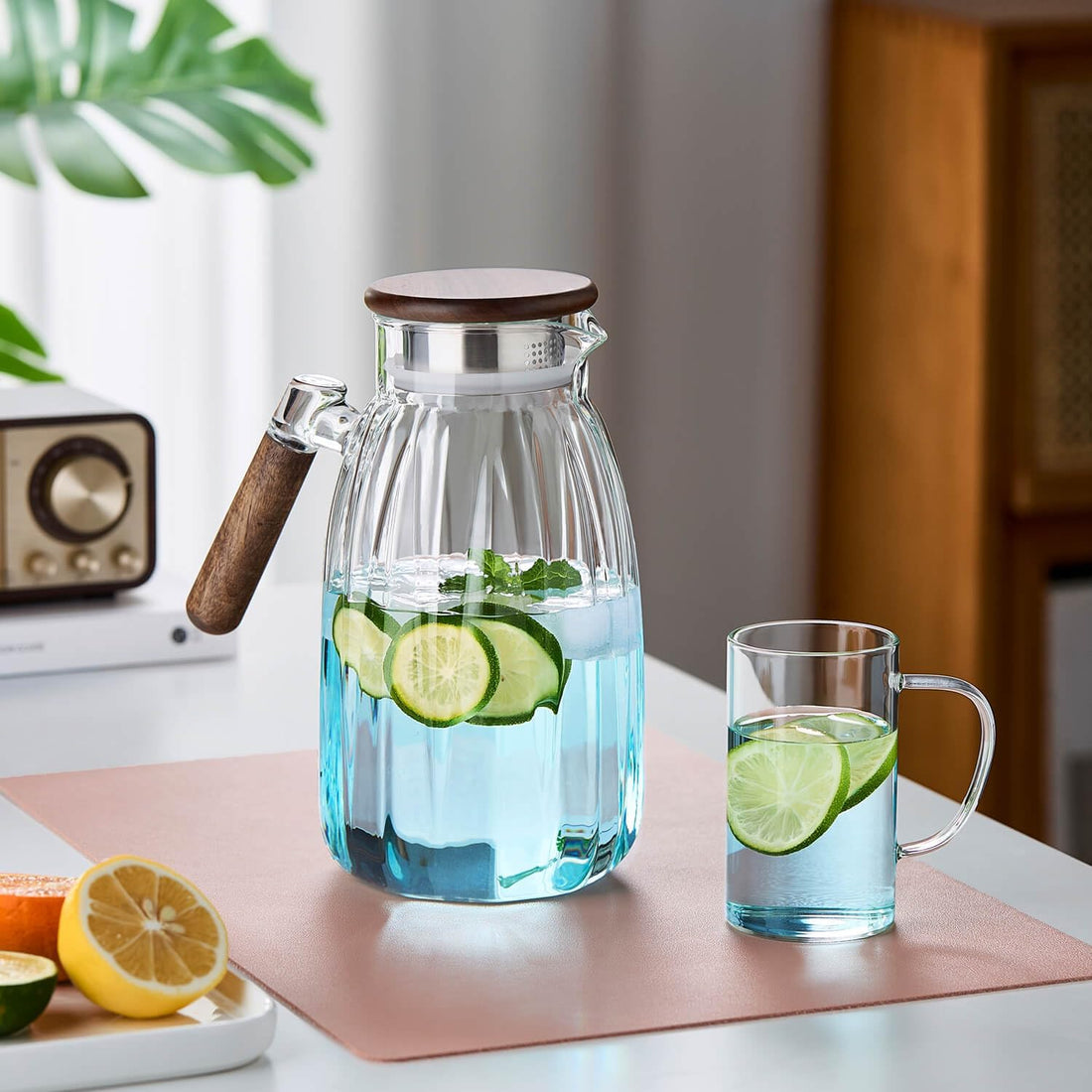 Pocarati Heat-Resistant Glass Pitcher – 1800ml Vertical Stripe Water Carafe with Handle &amp; Lid