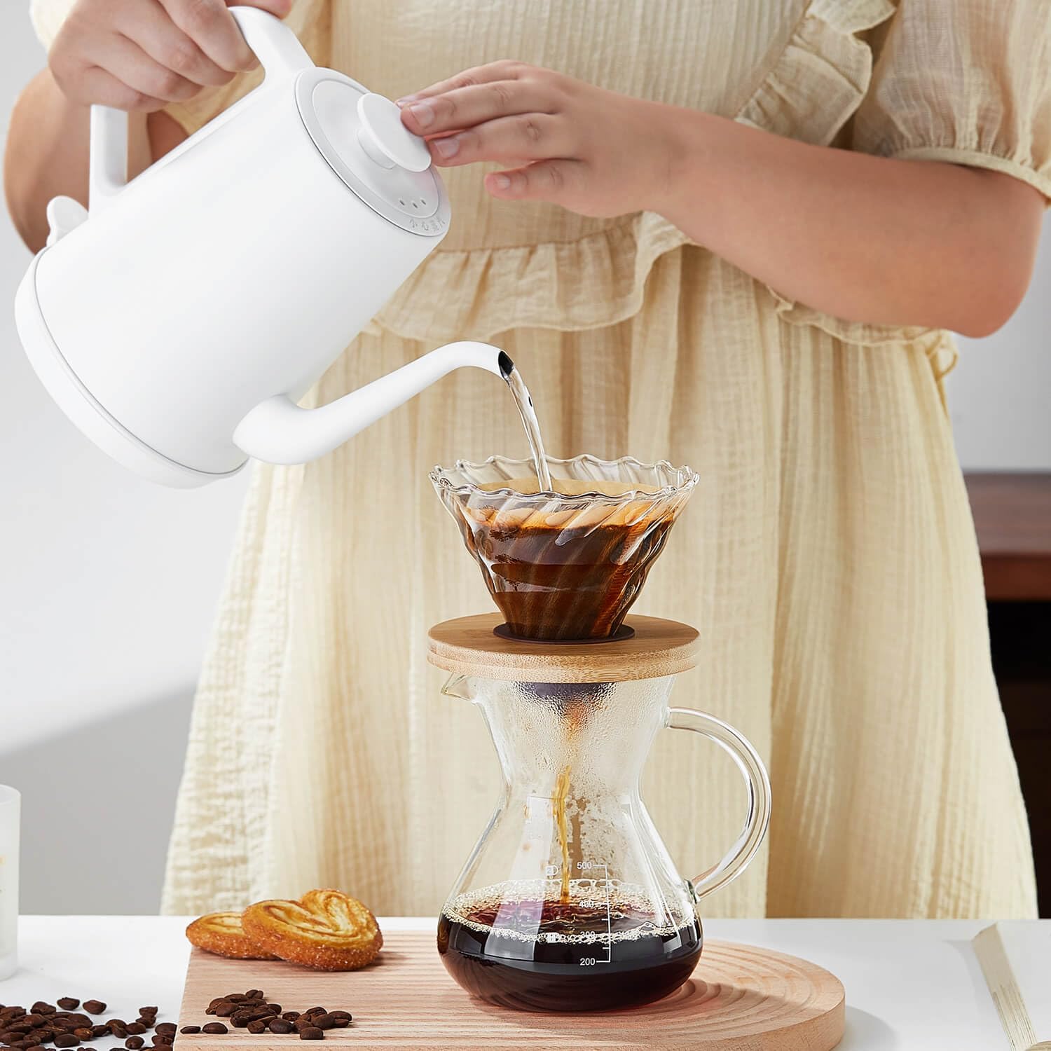 Heat-Resistant Glass Coffee Dripper – High-Clarity Tornado Pour Over Brewer with Bamboo Base