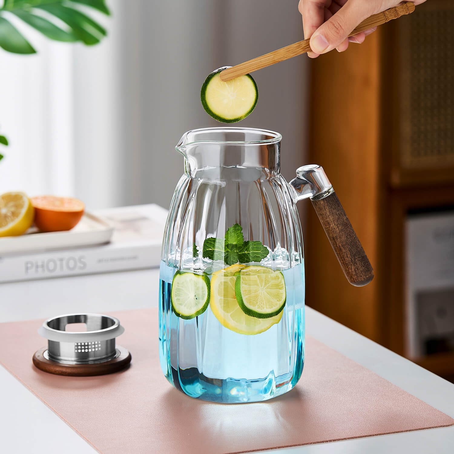 Pocarati Heat-Resistant Glass Pitcher – 1800ml Vertical Stripe Water Carafe with Handle &amp; Lid