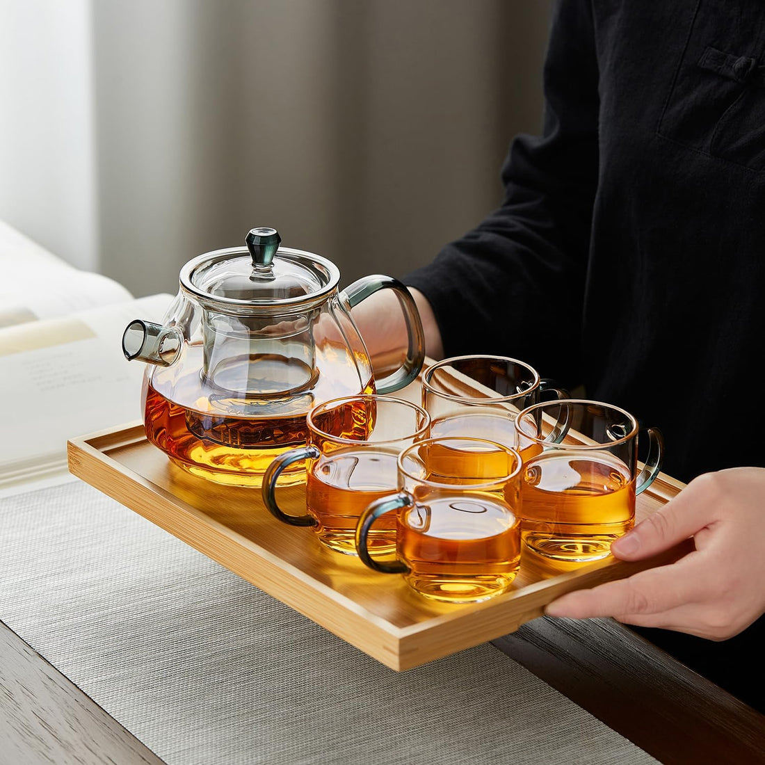 Heat-Resistant Glass Teapot 660ml – Clear Design with Navy Back Handle, Glass Infuser &amp; Lid